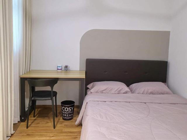Middle Room at Admiral Residences