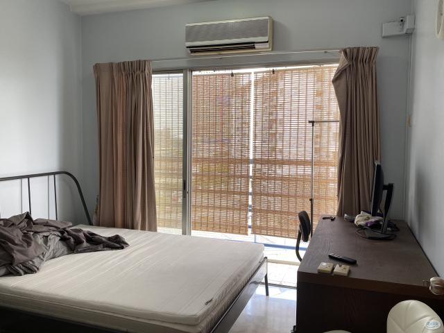 Middle Room at Akasia Apartment, Pusat Bandar Puchong