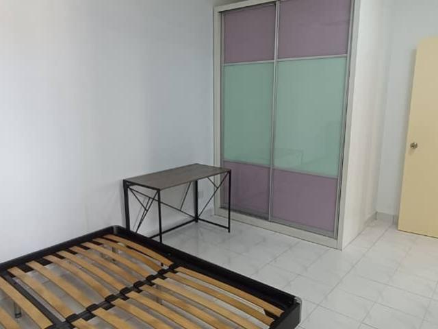 Middle Room at Ara Damansara, Petaling Jaya
