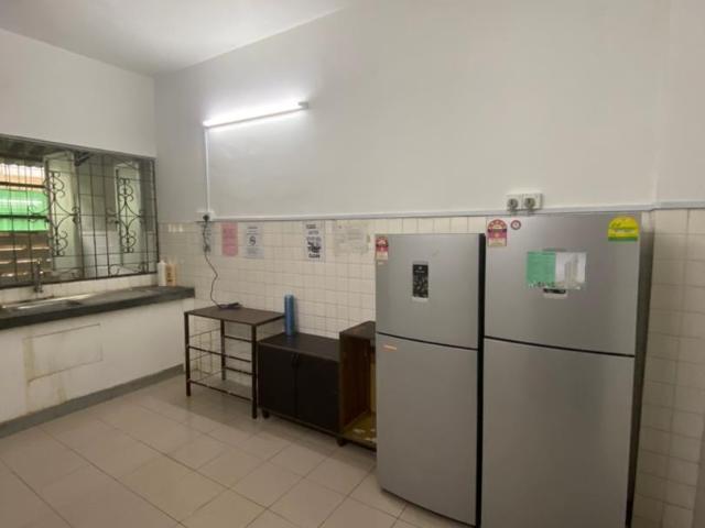 Middle Room at Bandar Botanic, Klang, Aeon Mall Bukit Tinggi, GM Wholesale