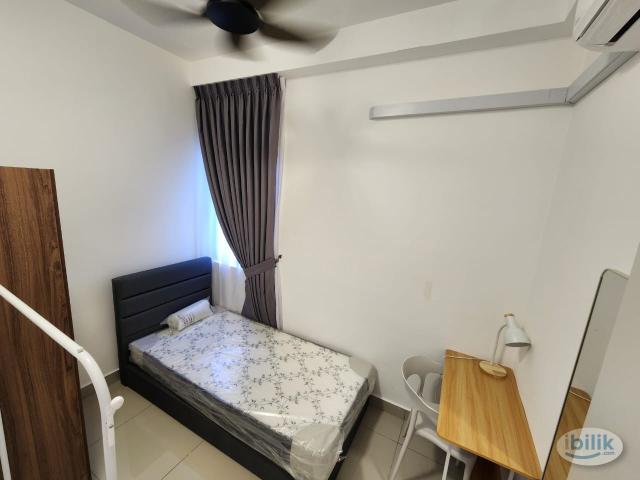 Middle Room at Bandar Baru Salak Tinggi, Sepang