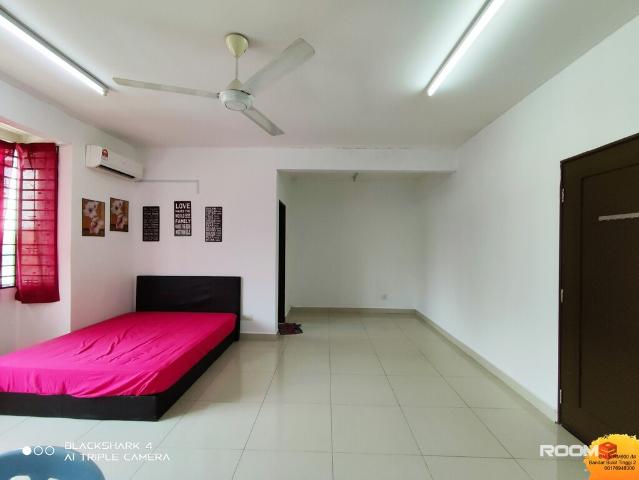 Middle Room at Bandar Bukit Tinggi 2, Klang Easy Access GM Klang