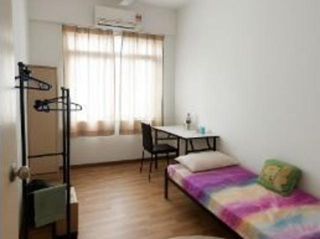 Middle Room at Bandar Damai Perdana, Cheras South