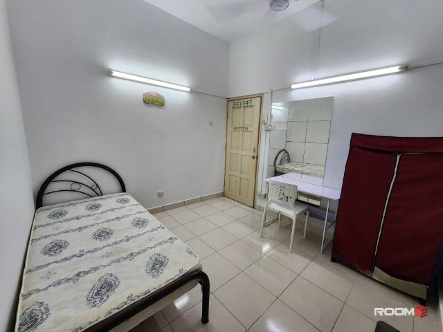 Middle Room at Bandar Puteri Puchong, Puchong