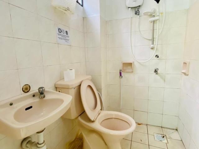 Middle room at bandar utama 11 nearby ara damansara