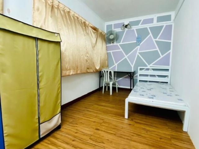 Middle Room at Bandar Utama BU 1,BU 2, BU 3, BU 4. Direct Access to NKVE, 5 minutes to Centrepoint