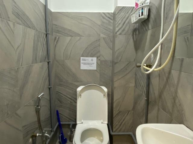 Middle Room at Bandar Utama, One Utama Mall, Mrt One Utama, Centre Point