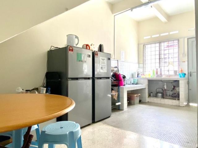 Middle Room at Bandar Utama, Petaling Jaya