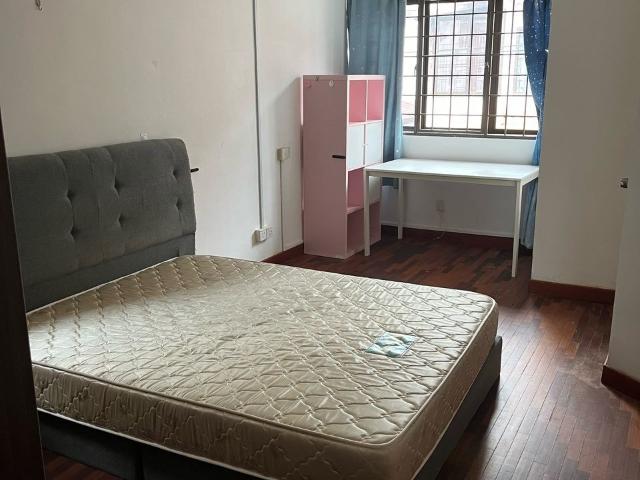 Middle Room at Bandar Utama, Petaling Jaya