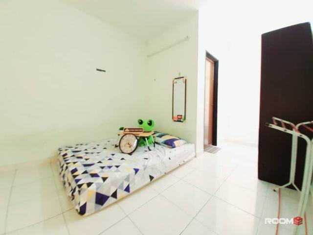 Middle Room at Bangi, Selangor, Bilik Sewa Bangi [PRIVATE TOILET] Bangi Avenue, Bdr Seri Putra, Agensi Nuklear, KUIS