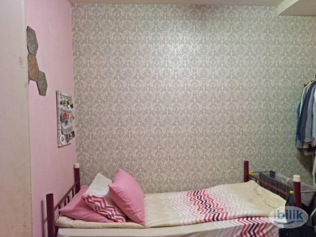 Middle Room at Bangsar South, Pantai