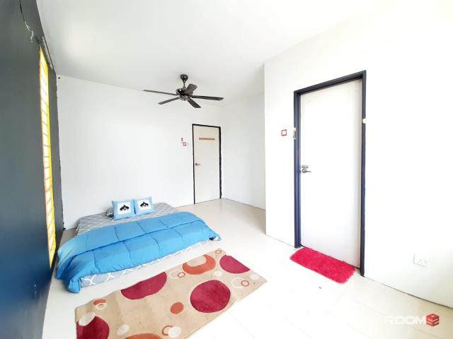 Middle Room at Balakong, Selangor >> Bilik Sewa Balakong { } Tmn Mesra Utama, Silk Residence, Symphony