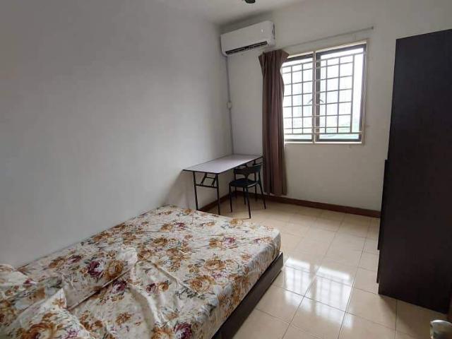 Middle Room at Bayu Tasik 2, Bandar Sri Permaisuri