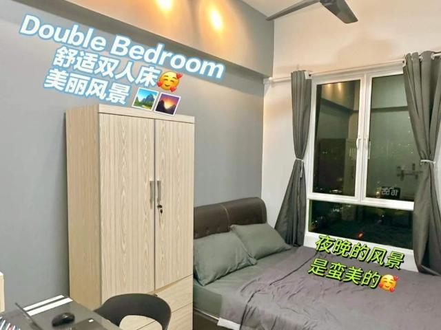 Middle Room at Bayan Lepas, Penang