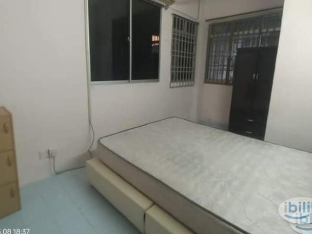 Middle Room at Bayan Lepas, Penang