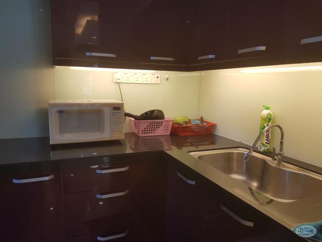 Middle Room at BL Avenue, Farlim