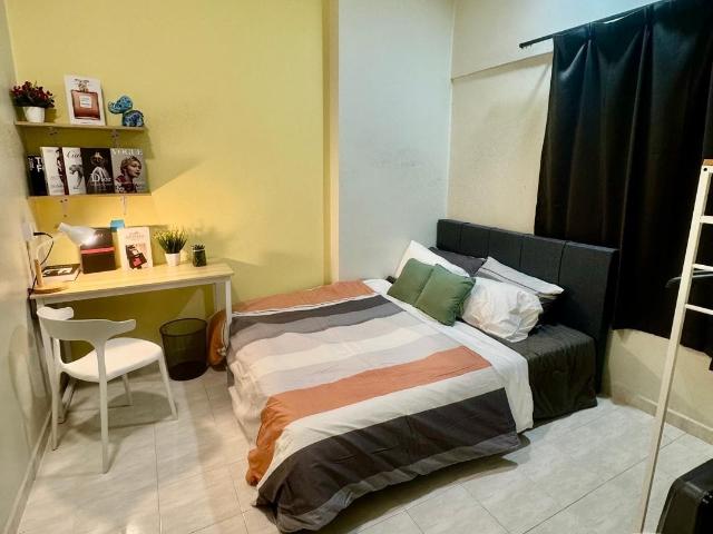 Middle Room at Bukit Jambul, Penang @ Victoria Heights