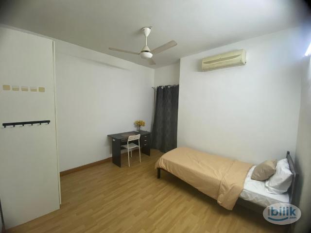 Middle Room at Cova Suites, Kota Damansara