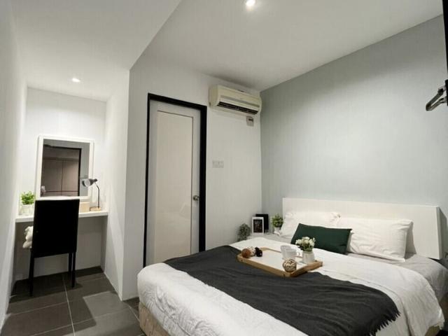 Middle Room at Damansara Perdana, Petaling Jaya