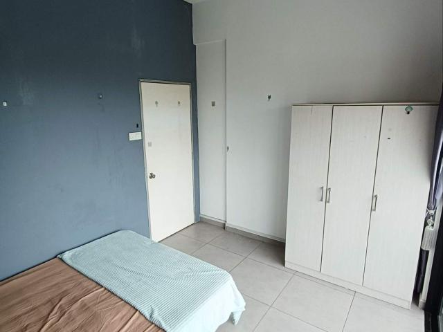 Middle Room at D'Sands Residence, Old Klang Road
