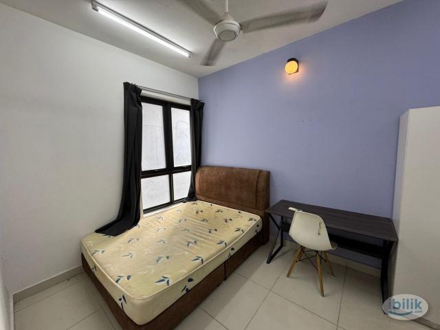 Middle Room at D'Sara Sentral, Sungai Buloh````