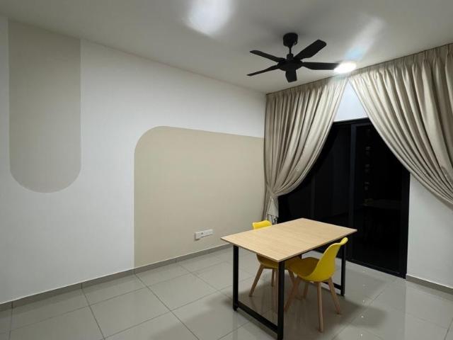 Middle Room at D'Vervain Residence, Damansara Perdana, Menara Gamuda, The Curve, IPC Mall Ikea, MRT Mutiara Damansar