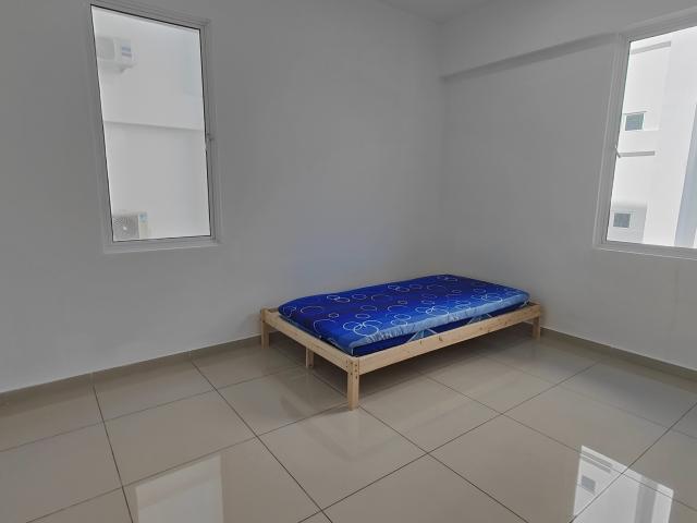 Middle Room at Emerald Residence, Bayan Lepas, Penang
