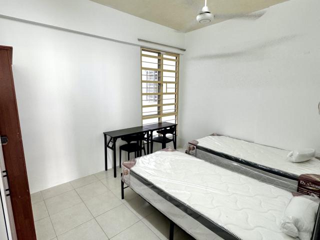 Middle Room at Hijauan Heights Bangi/Kajang, Selangor