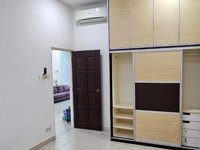 Middle Room at i Regency Condominium near to USM & Tesco Extra Lotus