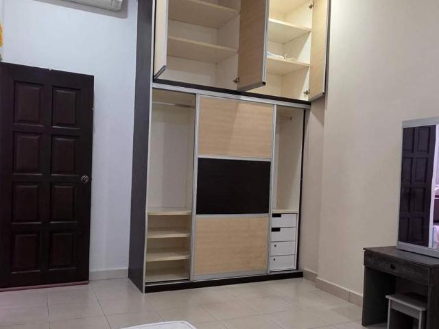 Middle Room at i Regency Condominium near to USM & Tesco Extra Lotus