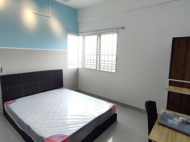 Middle Room at Kemuning Aman, Kota Kemuning