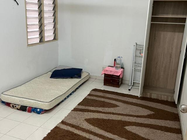 MIDDLE Room at Lagoon Perdana, Bandar Sunway 6 min walking to SUNWAY GEO, SUNWAY HOSPITAL MEDICAL CENTER, BRT
