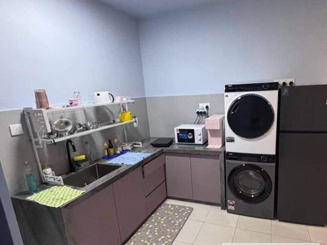 Middle Room At Mahsuri Square