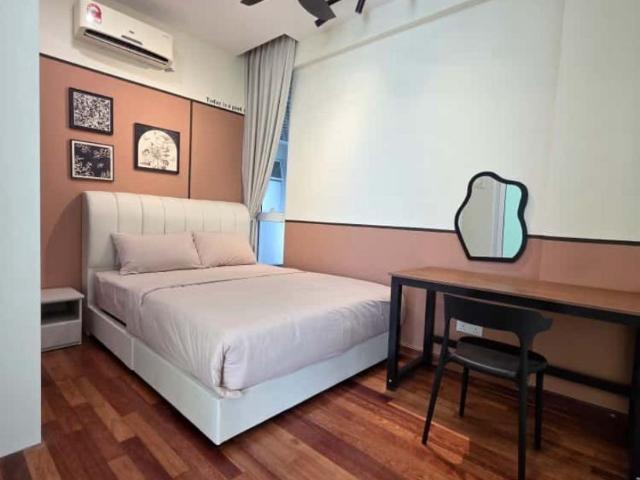 Middle Room at Medini Signature, Medini