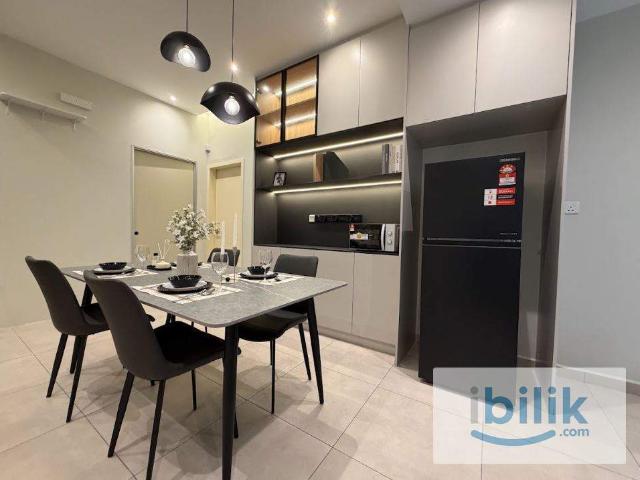 Middle Room at Meta Residence Putra Permai, Seri Kembangan