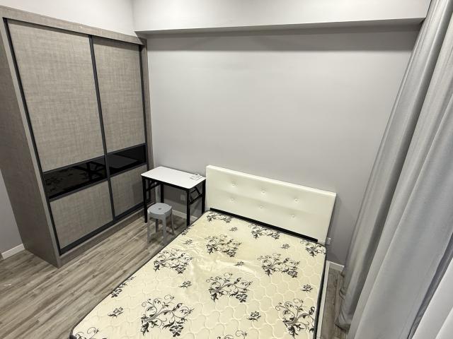 Middle Room at Millerz Square, Old Klang Road