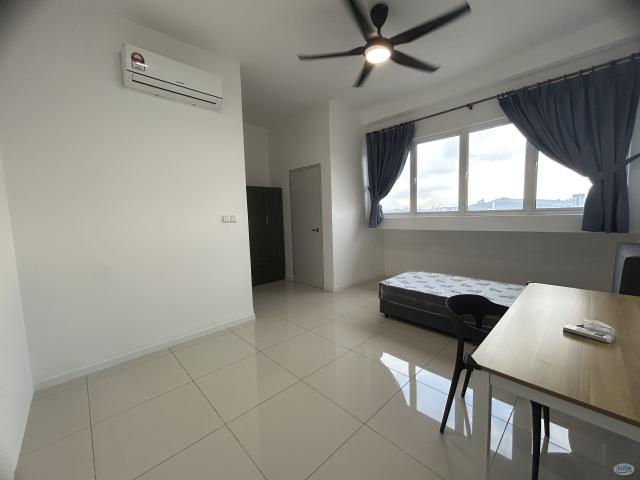Middle Room at Nadayu 801 @ Subang Murni, Shah Alam