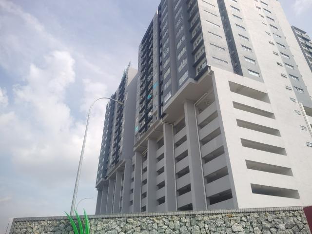 Middle Room at Nadayu 801 @ Subang Murni, Shah Alam