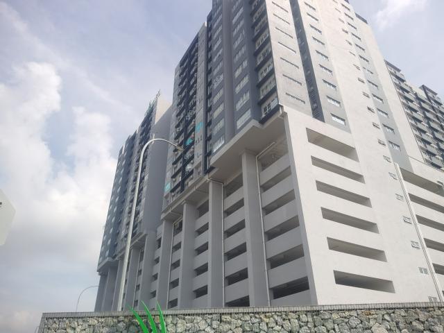 Middle Room at Nadayu 801 @ Subang Murni, Shah Alam