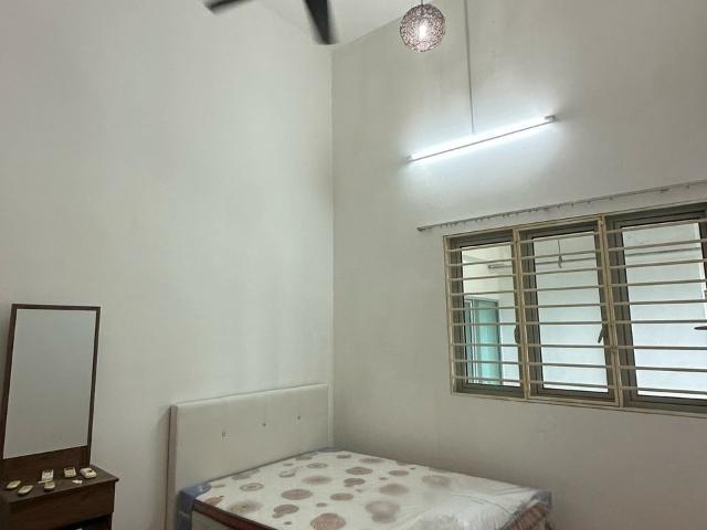 Middle Room at One South, Seri Kembangan