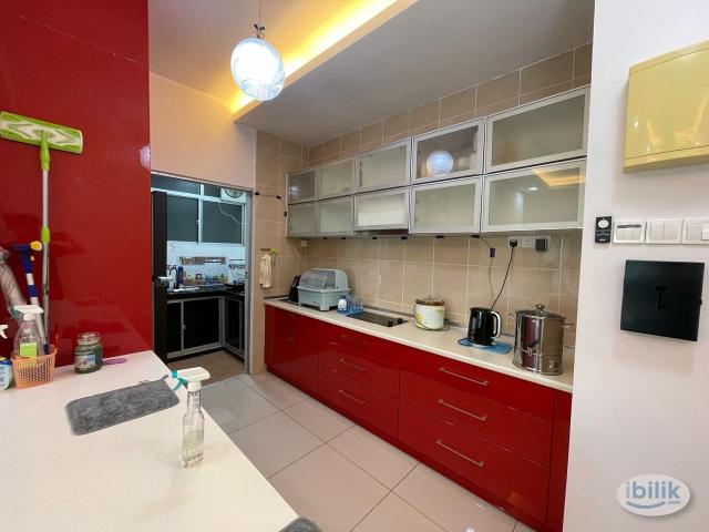 Middle Room at OUG Parklane, Old Klang Road