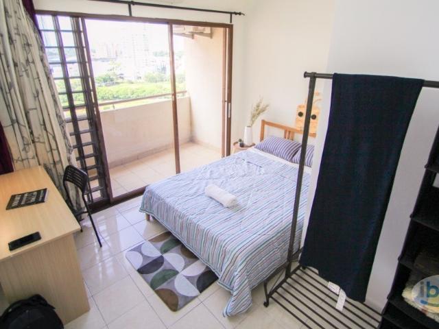 Middle Room at Palm Spring, Kota Damansara
