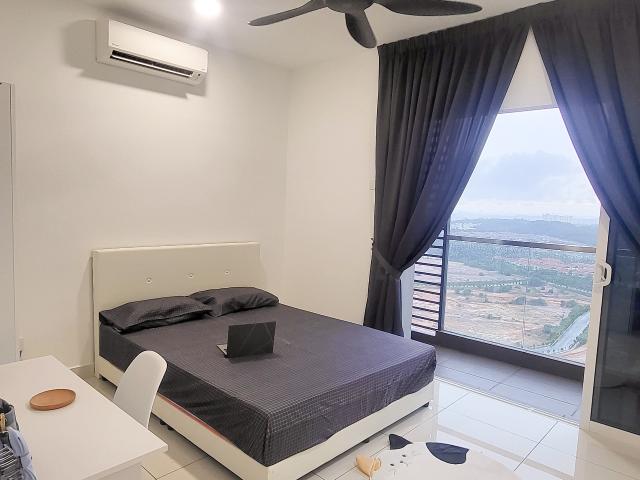 Middle Room at Paraiso Residence, Bukit Jalil
