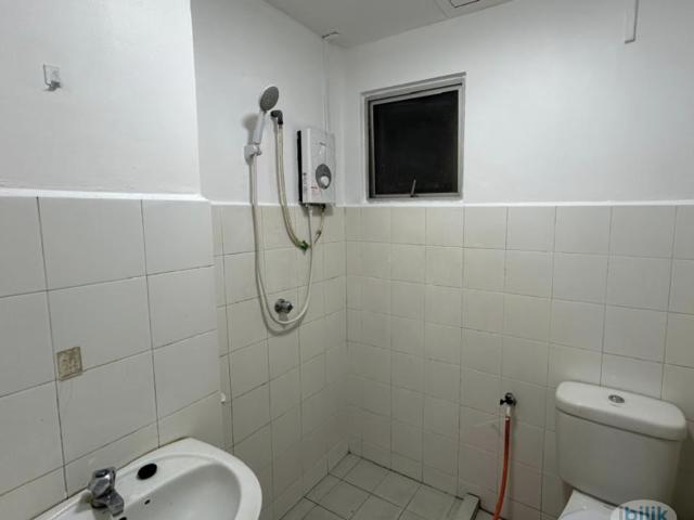 Middle Room at Park View Tower, Butterworth