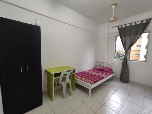 Middle Room at Pelangi Damansara, Bandar Utama