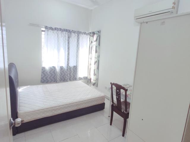 Middle room at Pelangi utama