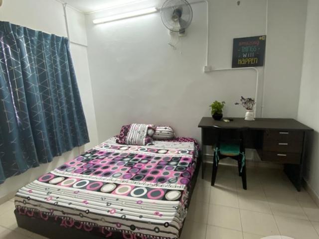 Middle Room at PJS 9, Bandar Sunway