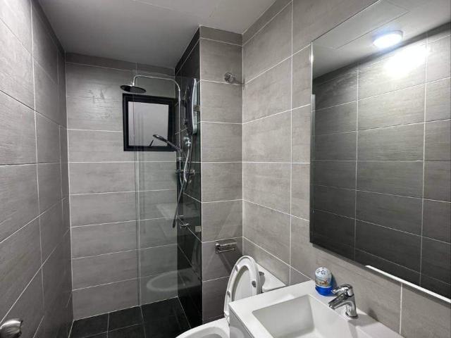 Middle room at Platinum arena Free rental promotion