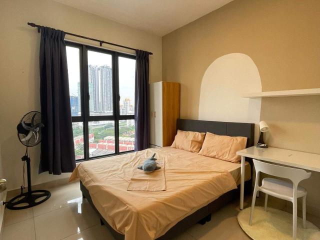 Middle Room at Platinum Arena Free rental promotion