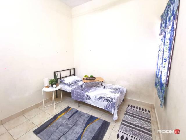Middle Room at Puchong, Selangor, Bilik Sewa Puchong [ ] Lakeside Residence, IOI